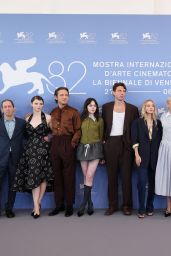 Thomasin McKenzie Debuts a Retro-Chic Look in Venice