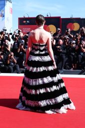 Thomasin McKenzie Unveils Lace Geometry at Venice Film Festival 2025