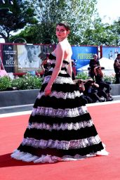 Thomasin McKenzie Unveils Lace Geometry at Venice Film Festival 2025
