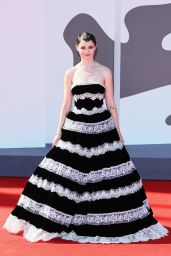 Thomasin McKenzie Unveils Lace Geometry at Venice Film Festival 2025