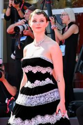 Thomasin McKenzie Unveils Lace Geometry at Venice Film Festival 2025