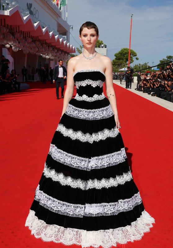 Thomasin McKenzie Unveils Lace Geometry at Venice Film Festival 2025