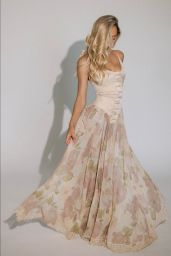 Alexis Ren Stuns in Raffe Vintage’s Bohemian Corset Gown – October 2025