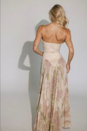 Alexis Ren Stuns in Raffe Vintage’s Bohemian Corset Gown – October 2025