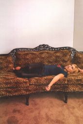 Ariana Greenblatt - Photoshoot for Revolve Fall 2025
