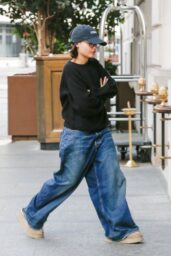 Ariana Greenblatt Selects Oversized Nineties Street Style