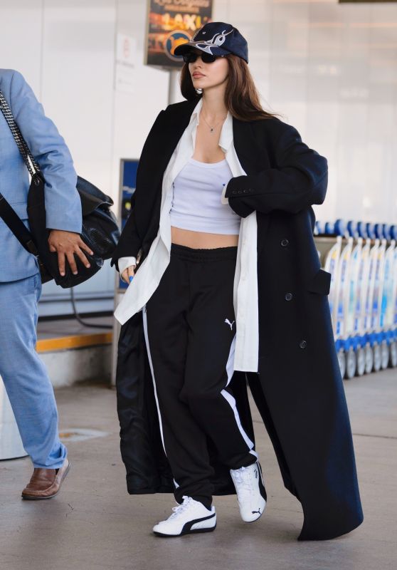 Dove Cameron Off-Duty Style at LAX, October 2025
