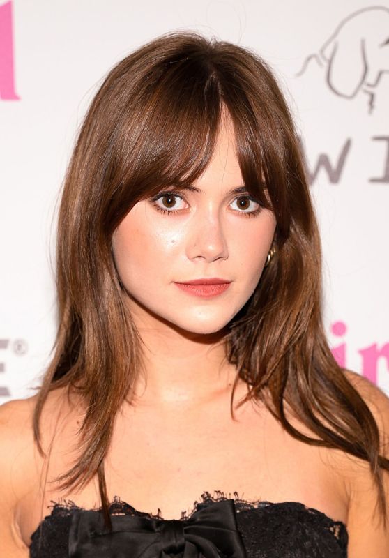 Emilia Jones Selects Black Asymmetric Lace Dress at Fairyland Premiere 2025