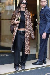 Emily Ratajkowski’s Paris Fashion Week Street Style: Animal Print Meets Monochrome