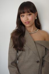 Faith Hedley Elevates Blazer Dress Style for Press Day