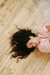 Geraldine Viswanathan Champions Off-Duty Glamour in Floral Ruffles for Schön! Magazine, October 2025