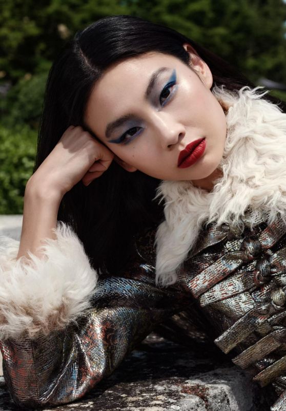 HoYeon Jung: A Study in Futuristic Glamour for Elle UK November 2025