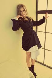 Jennifer Aniston Editorial Defines Chic for November 2025