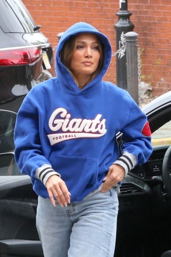 jennifer-lopez-filming-in-hoboken-04 21 2025-3