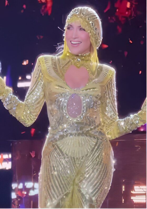 jennifer-lopez-in-zuhair-murad-at-saadiyat-nights-concert-1
