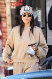 Jessica Alba Embraces Casual Chic in Matching Sweat Set