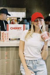 Jordyn Jones Casual Style Erewhon Smoothie October 2025