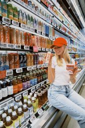 Jordyn Jones Casual Style Erewhon Smoothie October 2025