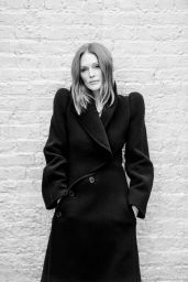Julianne Moore’s Monochrome Mastery: A Study in Contrasts for WWD 2025