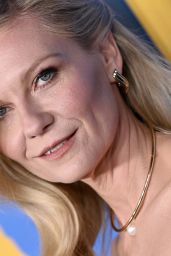 Kirsten Dunst Selects Valentino Resort 2026 for Roofman Premiere