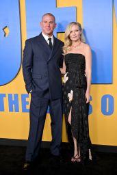 Kirsten Dunst Selects Valentino Resort 2026 for Roofman Premiere