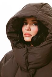 Kylie Jenner Models Monochrome Dark Brown Puffer For Khy Fall 2025
