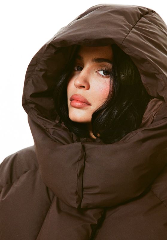 Kylie Jenner Models Monochrome Dark Brown Puffer For Khy Fall 2025