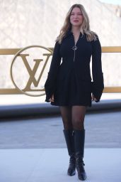 Lea Seydoux Selects Retro Chic Mini-Dress at Louis Vuitton Show 2025