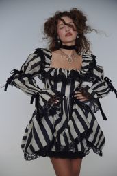 Olga Obumova Defines Striped Romantic Volume Selkie Fall 2025