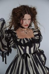 Olga Obumova Defines Striped Romantic Volume Selkie Fall 2025