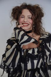 Olga Obumova Defines Striped Romantic Volume Selkie Fall 2025