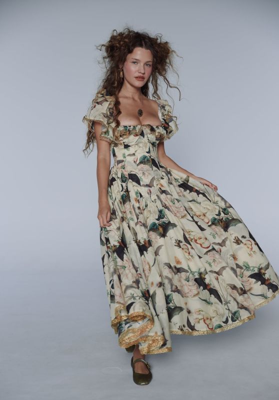 Olga Obumova Embraces Selkie Libertine Aesthetic Fall 2025