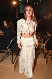 Olivia Wilde Opts For Romantic Lace at the Chloé Fashion Show