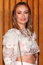 Olivia Wilde Opts For Romantic Lace at the Chloé Fashion Show