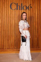Olivia Wilde Opts For Romantic Lace at the Chloé Fashion Show
