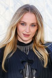 Sophie Turner Embraces Sculptural Edge at Louis Vuitton Fashion Show 2025