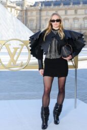 Sophie Turner Embraces Sculptural Edge at Louis Vuitton Fashion Show 2025