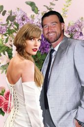 Taylor Swift Channels Old Hollywood Elegance for Yearbook 2026 Cover
