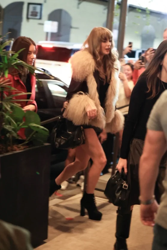 taylor-swift-dines-at-gianna-s-in-nola-02 08 2025-8