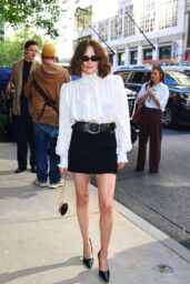 Zoey Deutch Selects Romantic Chloe Volume for New York Press Event