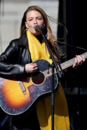 Maggie Rogers Performs at No Kings Rally St Paul March 2026